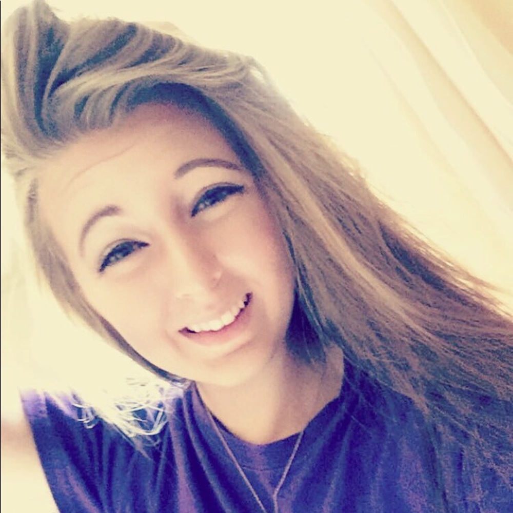 Meet your Posher, Valarie